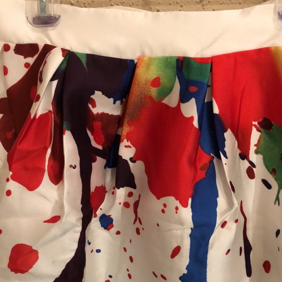 Wearable art, right from the designers showroom. 28 inch waist. 27 inches long - Picture 4 of 7